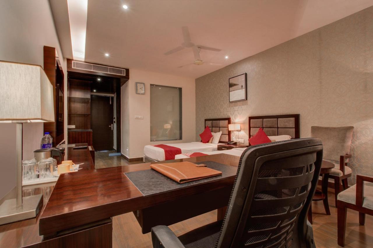 Oyo 3575 The Wave International Hotel Jamshedpur Exterior photo