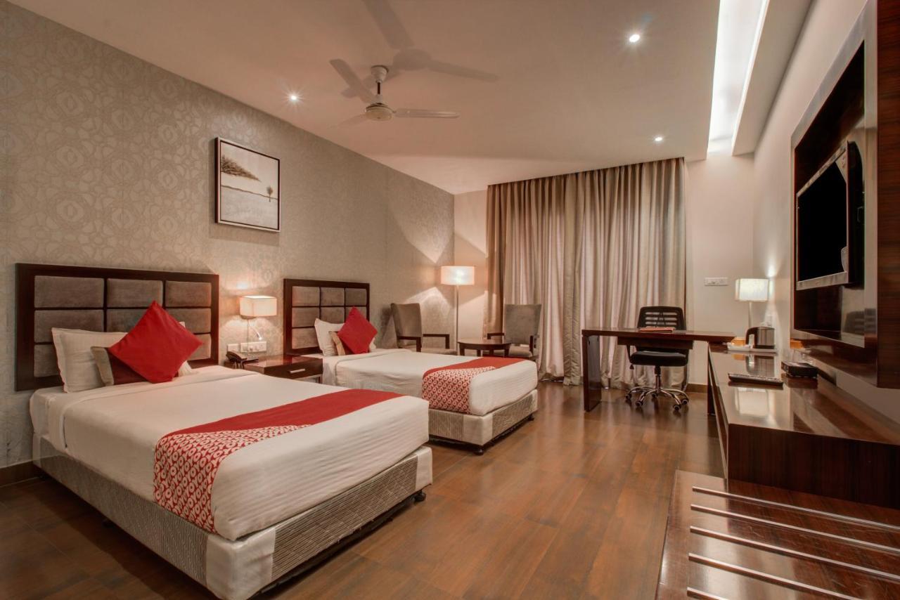 Oyo 3575 The Wave International Hotel Jamshedpur Exterior photo