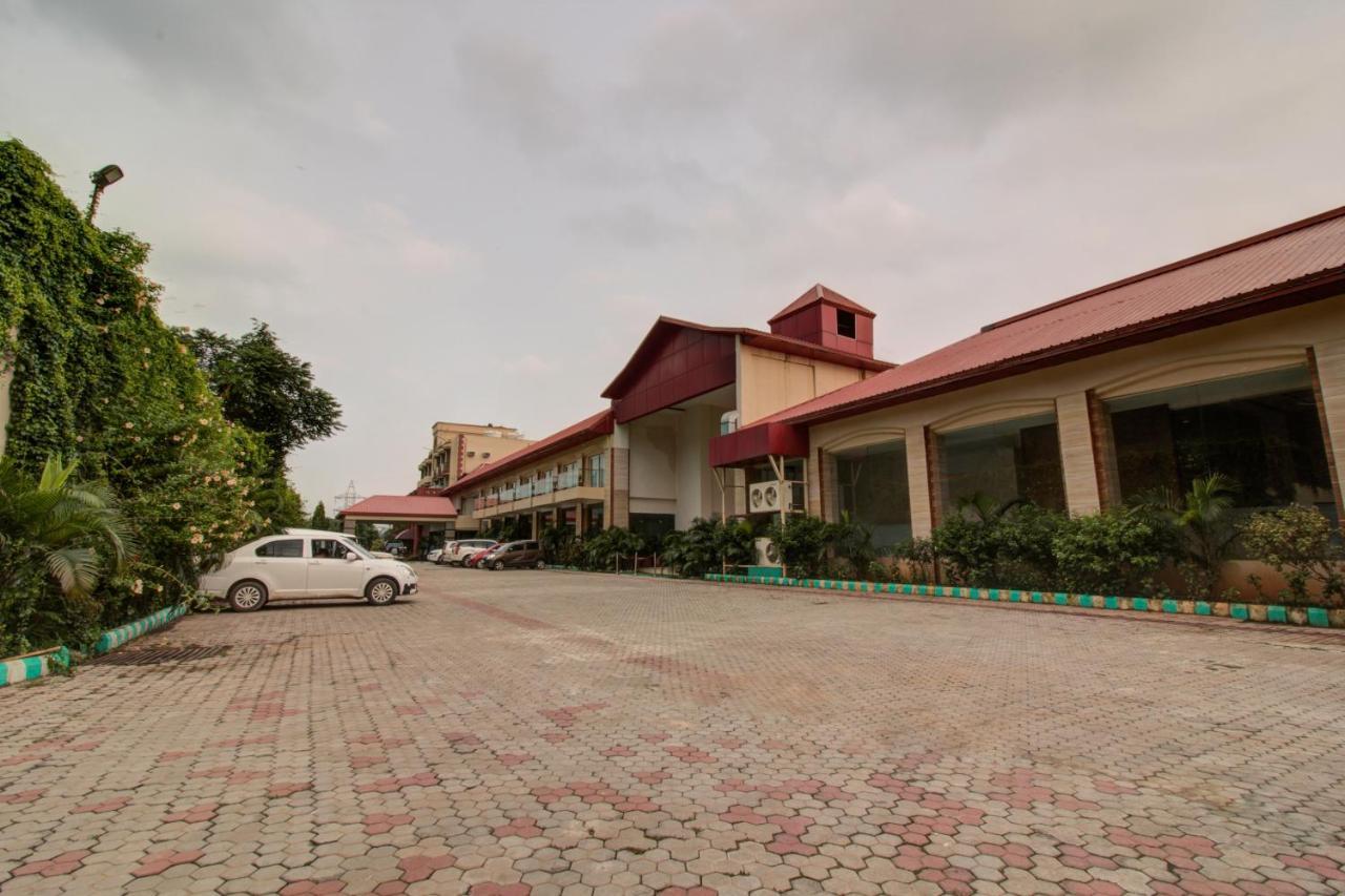 Oyo 3575 The Wave International Hotel Jamshedpur Exterior photo