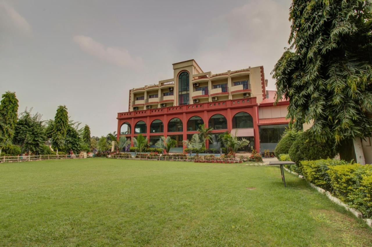 Oyo 3575 The Wave International Hotel Jamshedpur Exterior photo