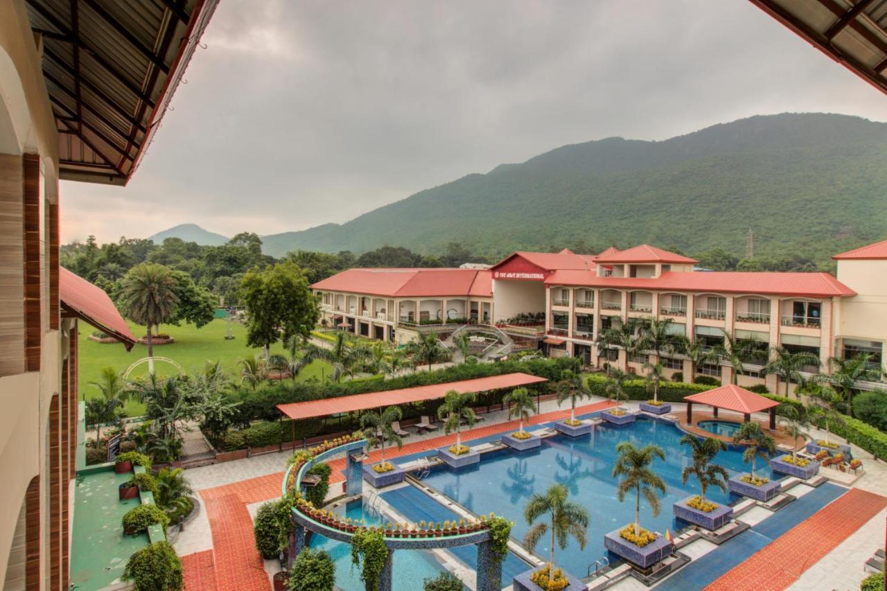 Oyo 3575 The Wave International Hotel Jamshedpur Exterior photo